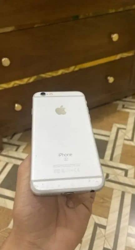 I phone 6 in new condition just 1 month use 1