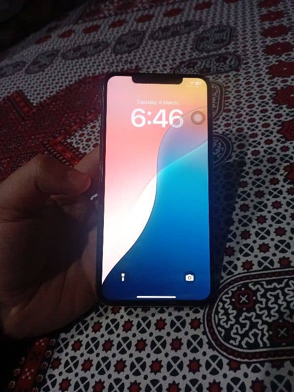 IPhone xsmax  256gb factory unlock battery change 3