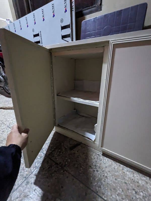 kitchen cabinets good condition 1