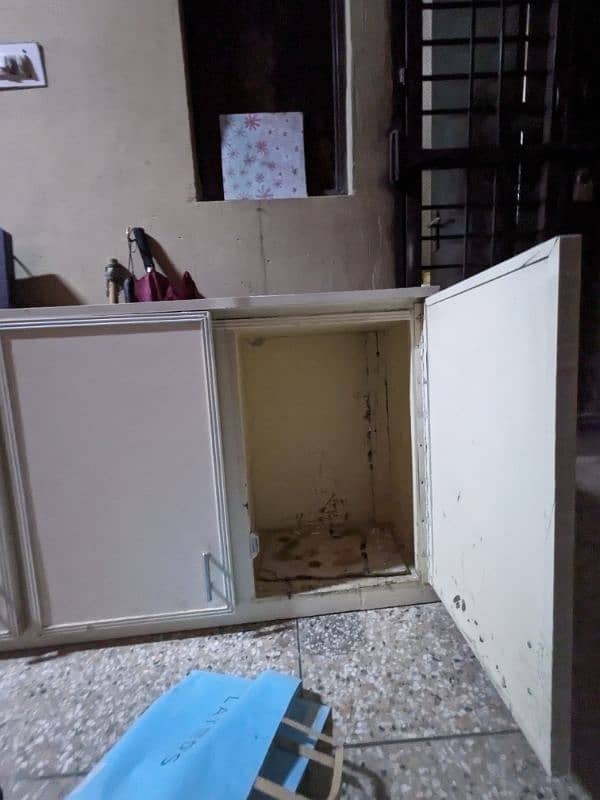 kitchen cabinets good condition 2