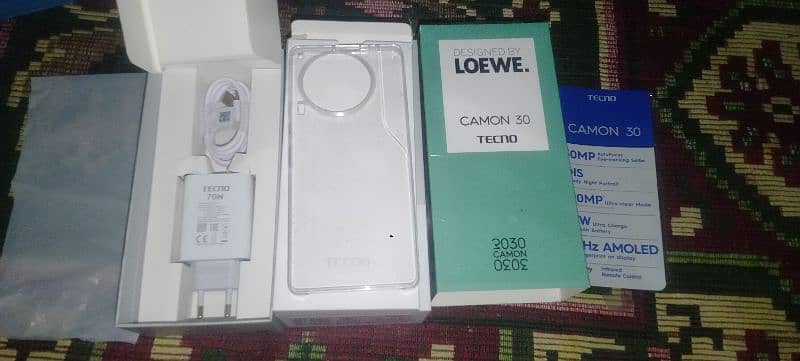 Tecno camon 30.8/256 GB. full warranty with box. 2