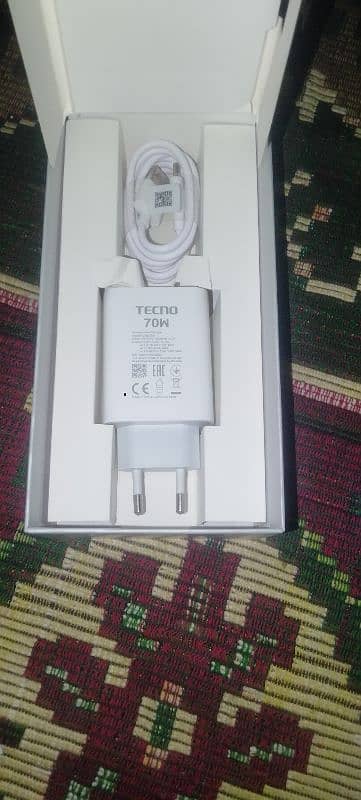 Tecno camon 30.8/256 GB. full warranty with box. 8