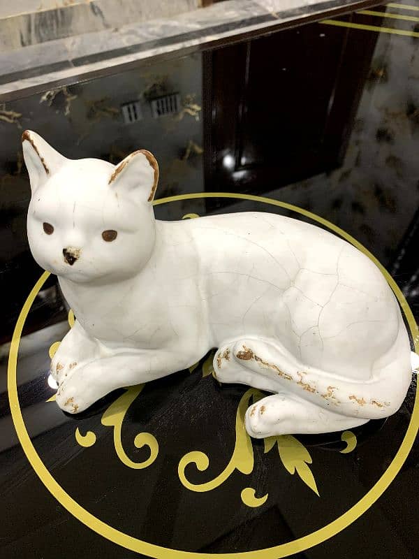 Ceramic White Cat Figurine 1