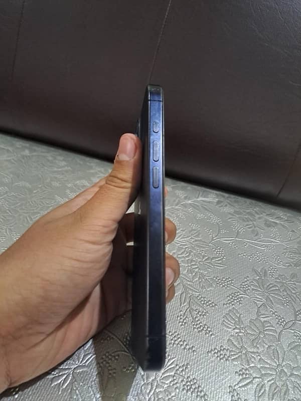 iphone 15 pro Urgent sale 4