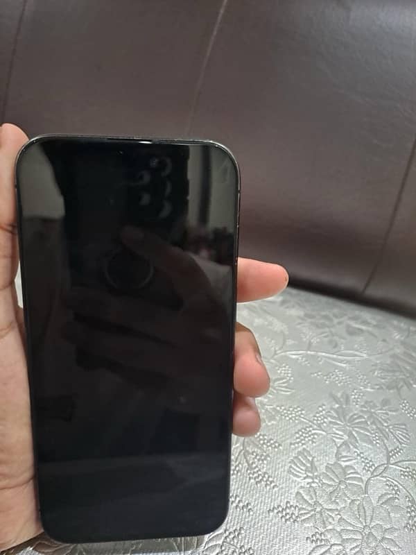 iphone 15 pro Urgent sale 6