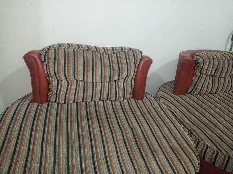 APPLE SHAPED 4 SEATER SOFA SET 0