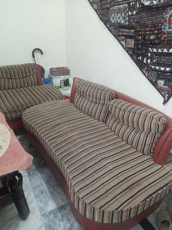 APPLE SHAPED 4 SEATER SOFA SET 2