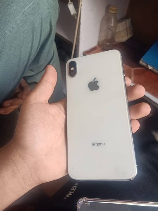 Non PTA IPhone XS Max 64 GB 0