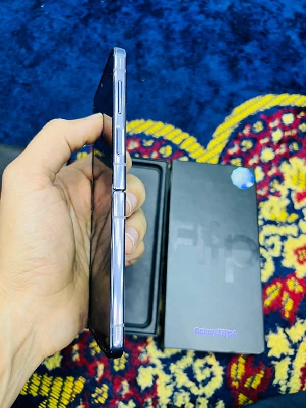 Samsung z flip 4 8/256gb pta approved 5