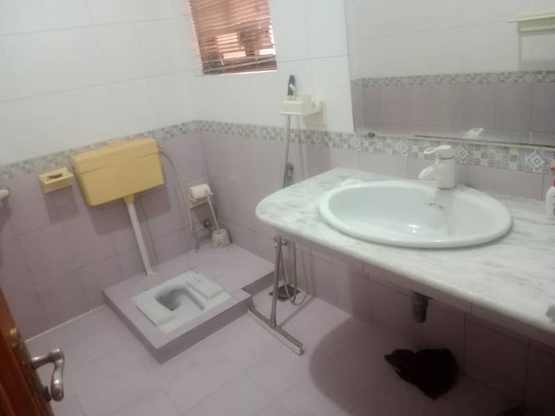 Kanal Upper Portion For Rent Valencia Town 11