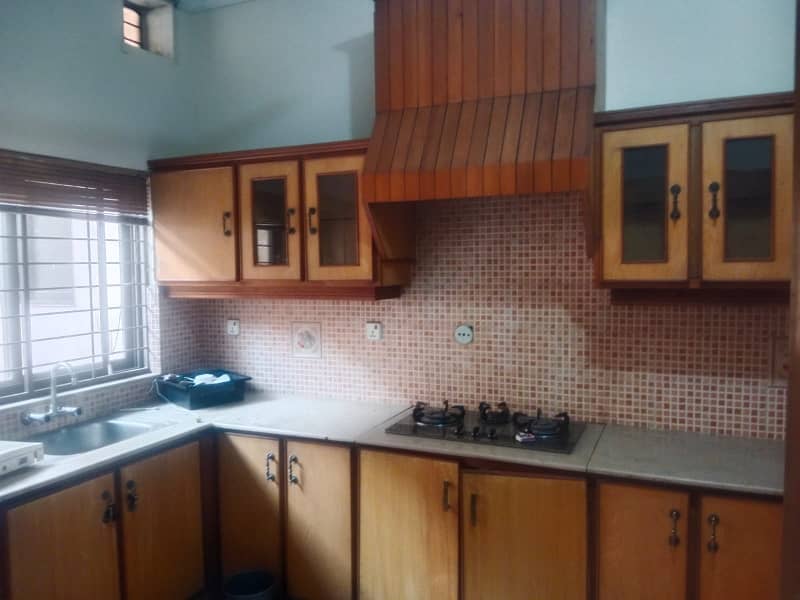 Kanal Upper Portion For Rent Valencia Town 15