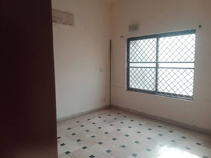 10 Marla Upper Portion For Rent UET Society Near Wapda Town 0