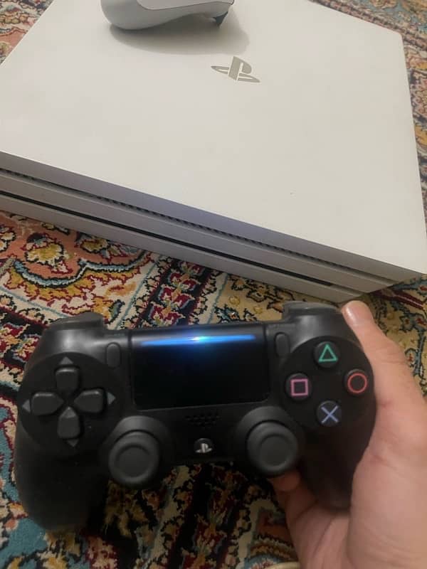 PS4 Pro    1 TB  4K  with 2 original controller 3