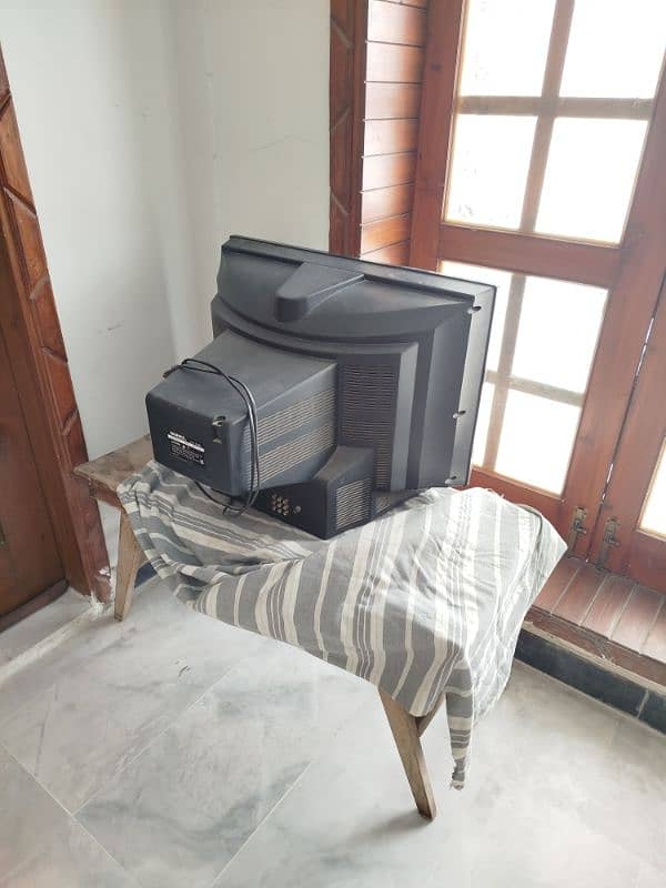 Used Tv in perfect working condition 3