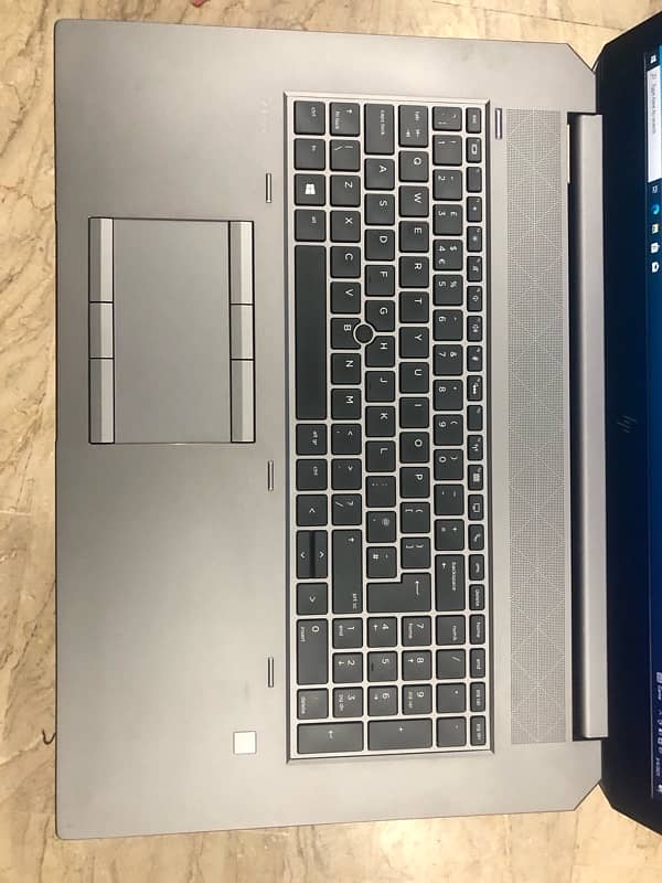 HP ZBook 17 G5 0