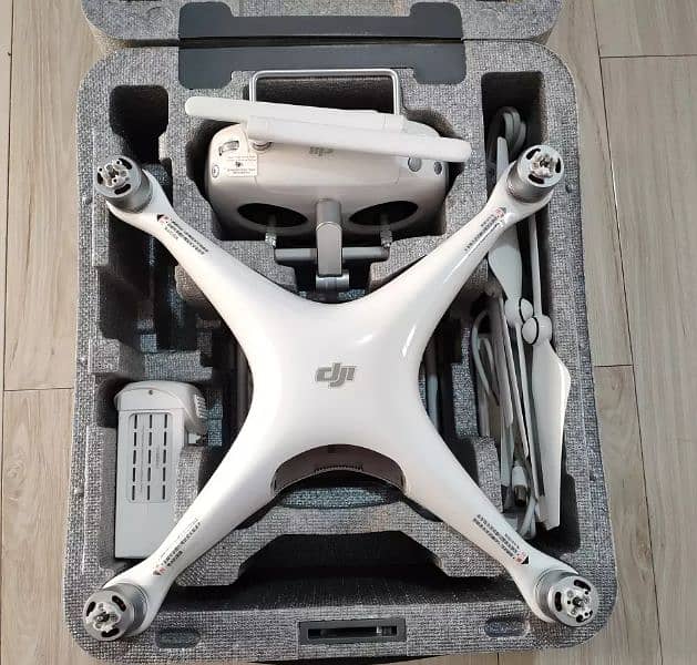 drone phantom 4 pro 0