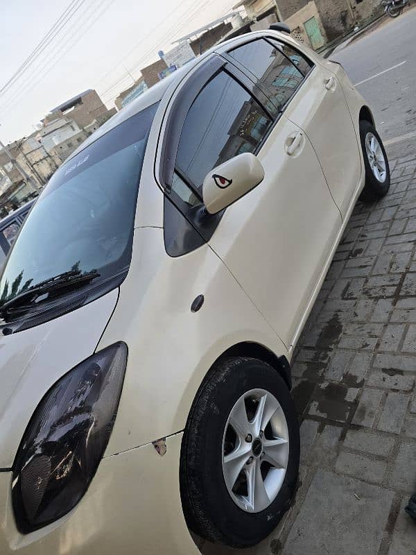 Toyota Vitz 2005 1