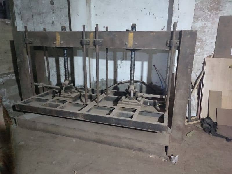 Manual Door Press 8'x4' 1