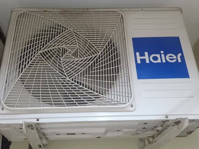 Hair AC 1 Ton 10/10 Gas installed all ok urgent sell 1