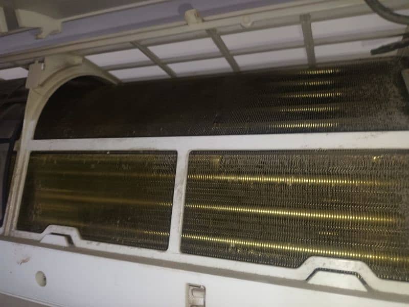 Hair AC 1 Ton 10/10 Gas installed all ok urgent sell 2