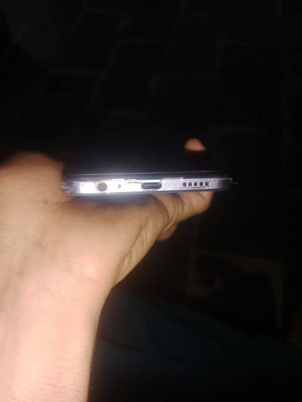 vivo y17s . 10 by 10 condition. 6\128. with charger no box. 2