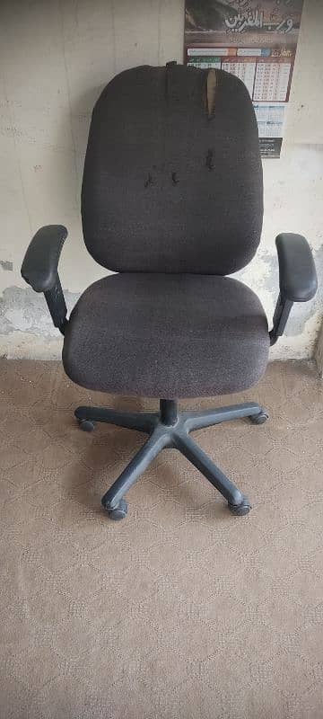 Office Chair in Very Good Condition 3