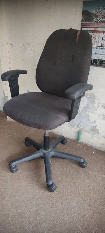 Office Chair in Very Good Condition 5