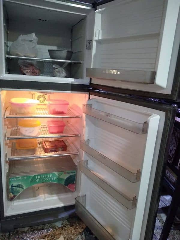 Dawlance Fridge, For Sale, in good condition, running condition 2