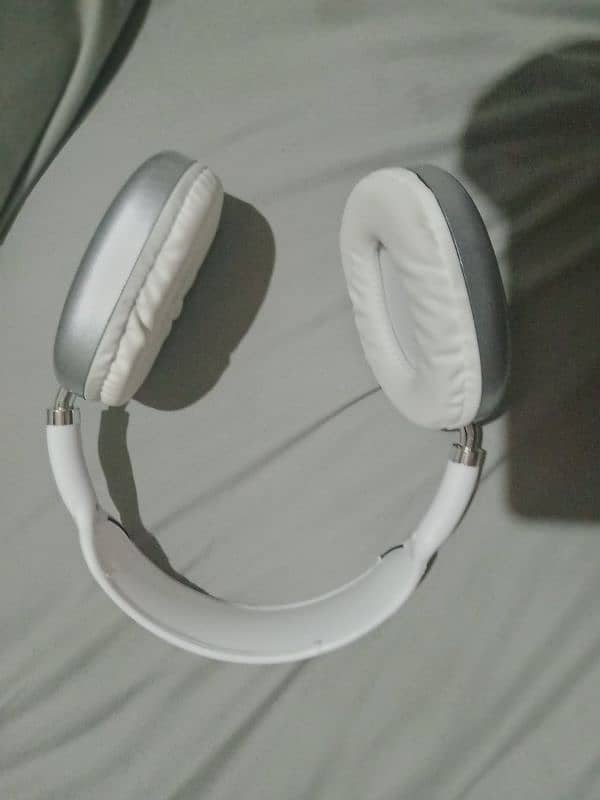 HEADPHONE 1