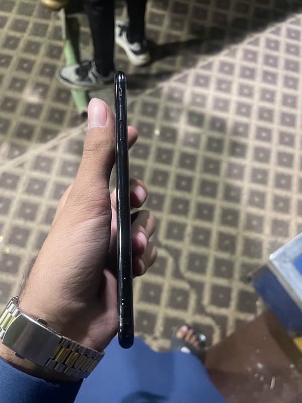 iPhone sy 7plus 128gb jet black 3