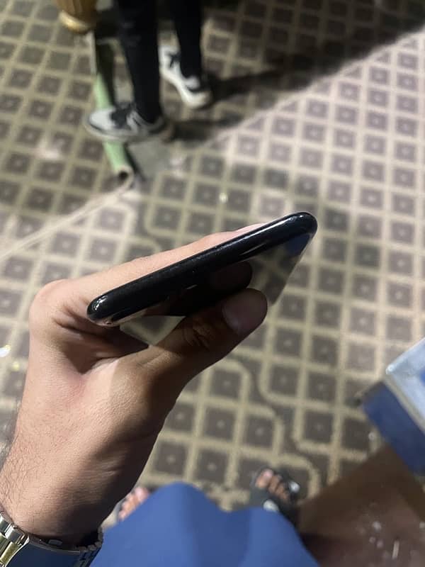 iPhone sy 7plus 128gb jet black 4