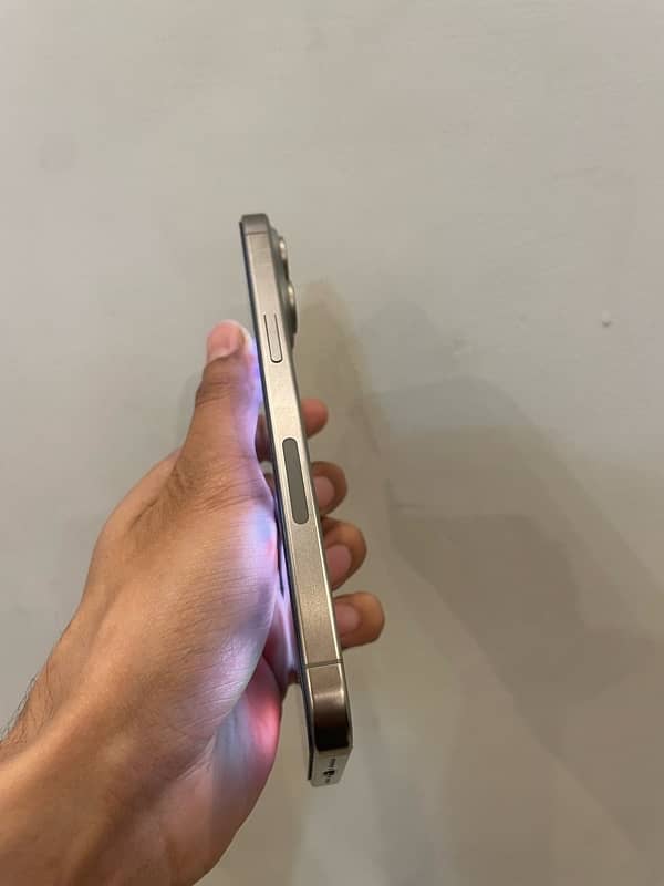 iphone 15pro max 256gb natural titanium 1