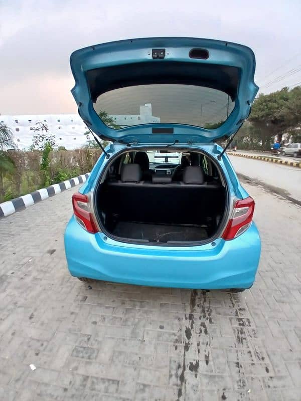 Toyota Vitz 2016 4