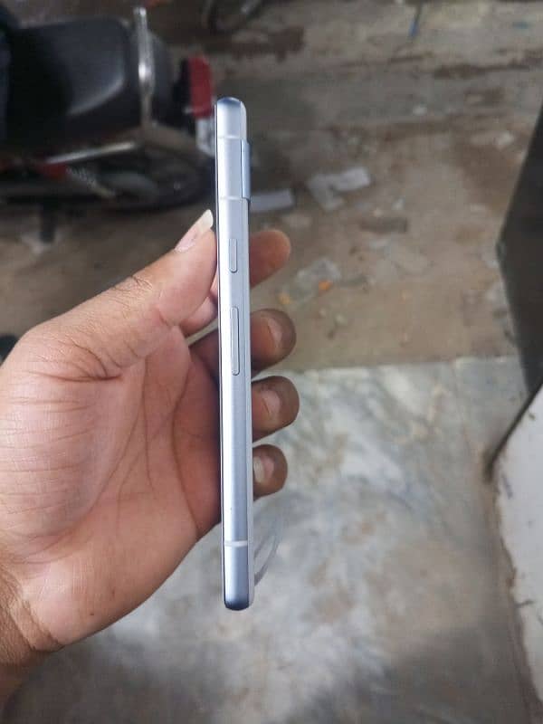 Google Pixel 7a white 3