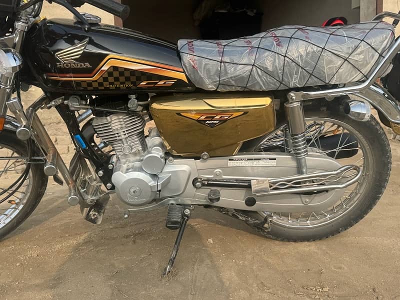 Honda cg125 gold edition 3