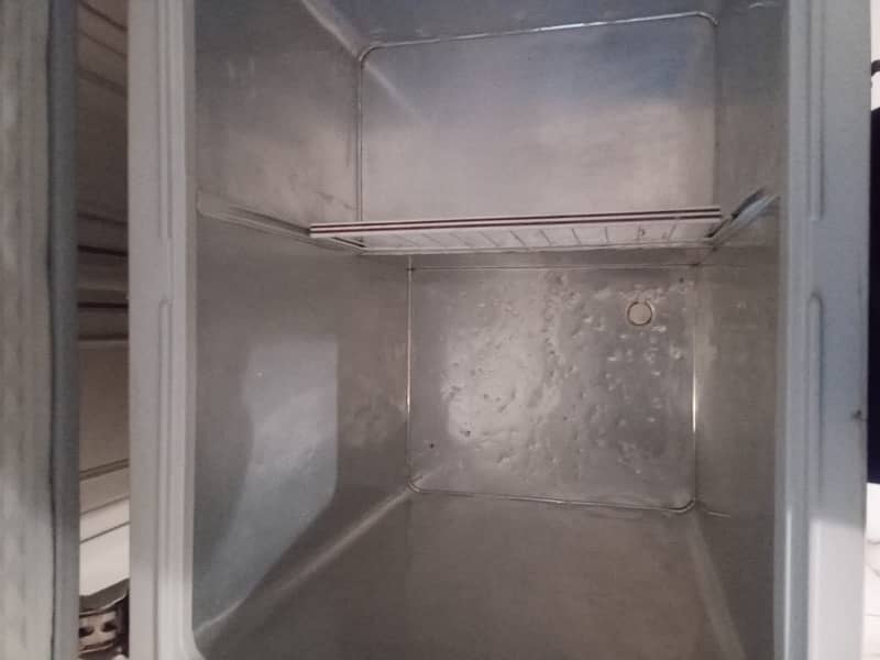 Dawlance Deep Freezer – Reliable & Spacious 3