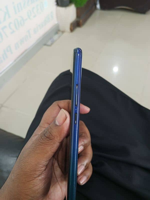 vivo y15 4 gb 64 gb price 15000 5