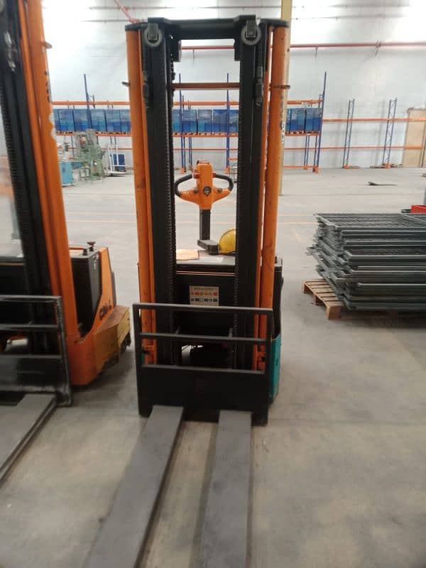 electric pallet lifter 1