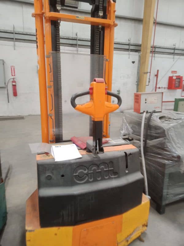 electric pallet lifter 2