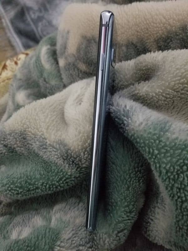 samsung s10 plus 4