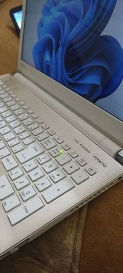 Toshiba Dynabook T75