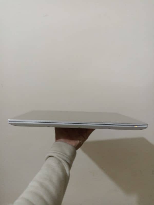 Toshiba Dynabook T75 2