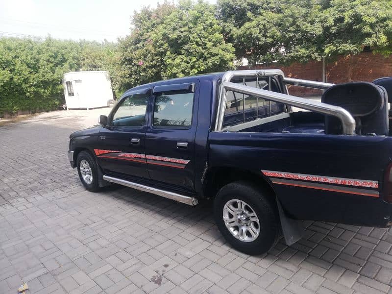 Toyota hilux double cabin 5