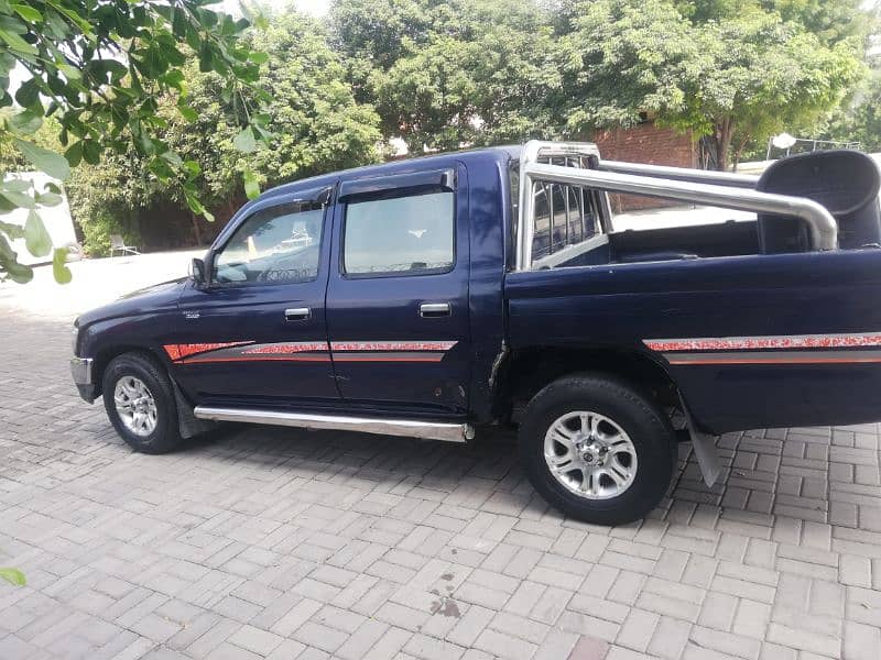 Toyota hilux double cabin 7