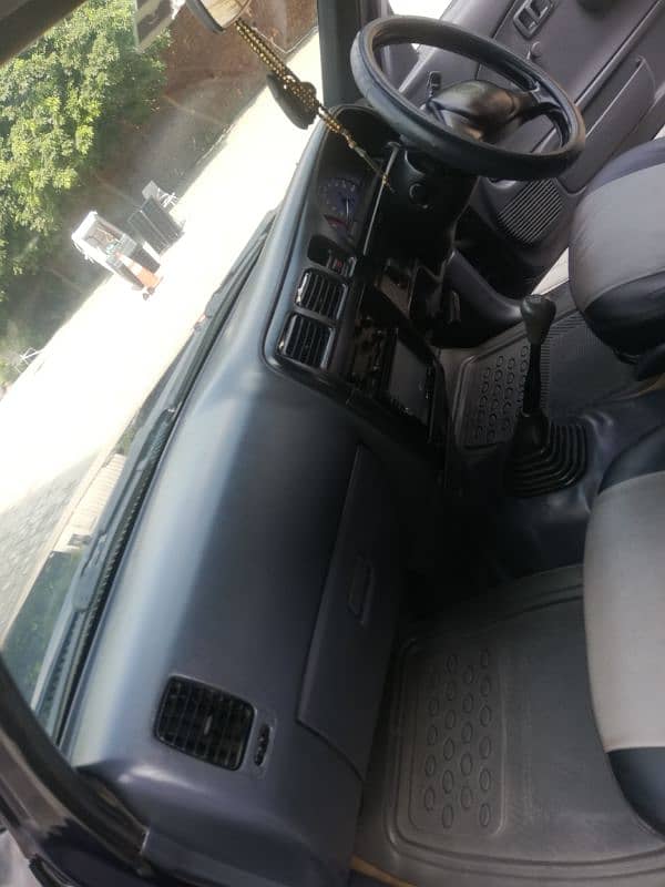 Toyota hilux double cabin 9