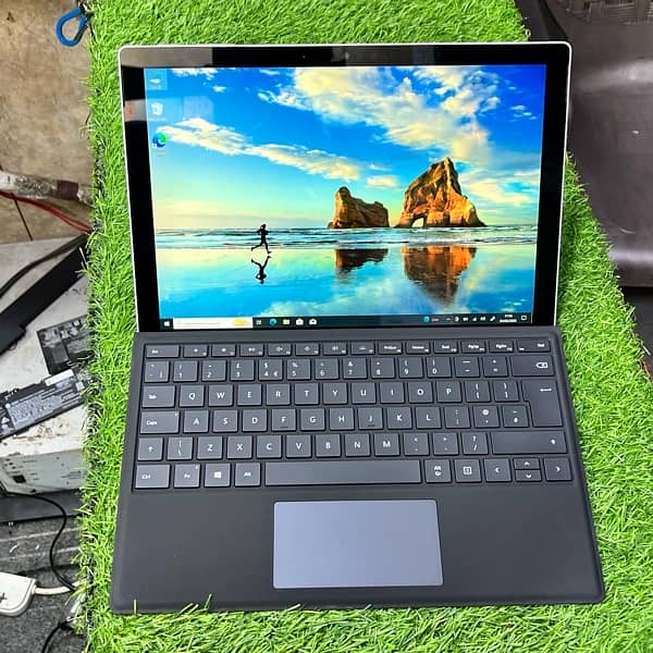 Microsoft Surface Pro 7+ :• Core i7 11th Generation:• 16gb Ram 256gb 5