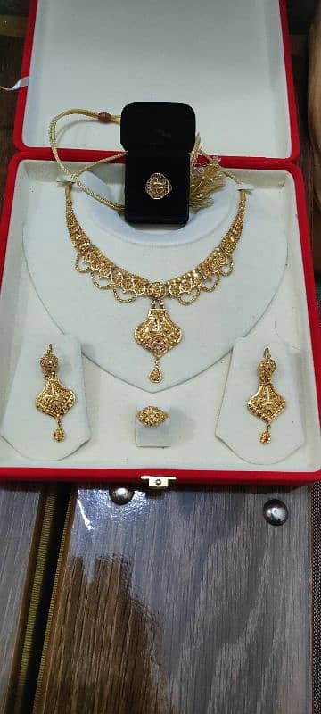 GOLD SET FOR SALE 0