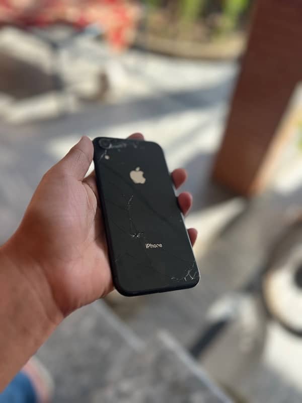 iPhone XR 7