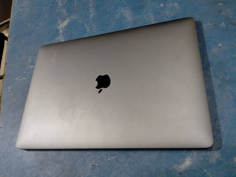 Mazy Krooo Apple MacBook Pro 2019 15" Intel core i9 2.4Gz 1