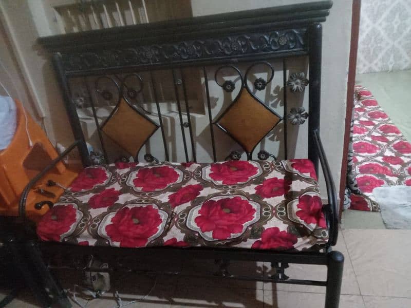 Good condition sofa set 5 seater 3